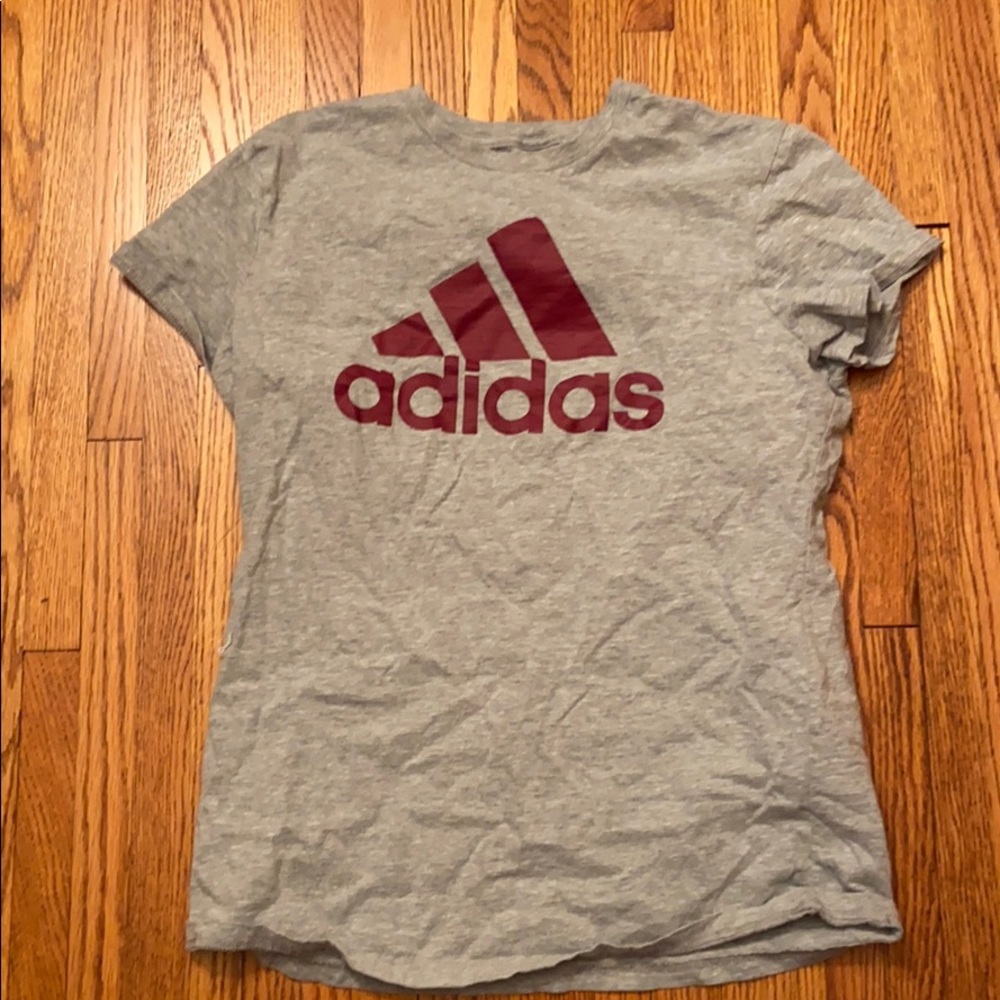 Women’s maroon Adidas tee